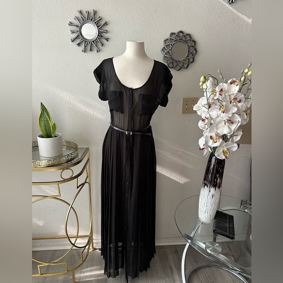 Doce Vita Elegant Black Sheer Maxi Dress old money style - Picture 4 of 8